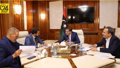 الدبيبة يبحث إلزامية التطعيم ضد كورونا مع إصدار تطبيق إلكتروني للمطعمين
