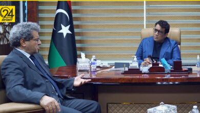 وزير النفط يضع المنفي في صورة الإنتاج الليبي