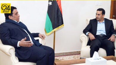 المنفي