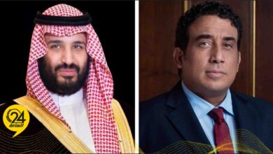 المنفي