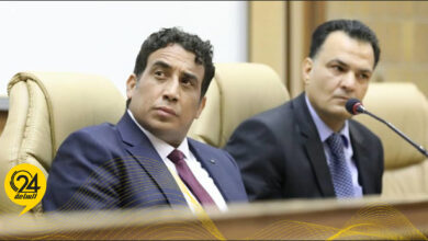 المنفي