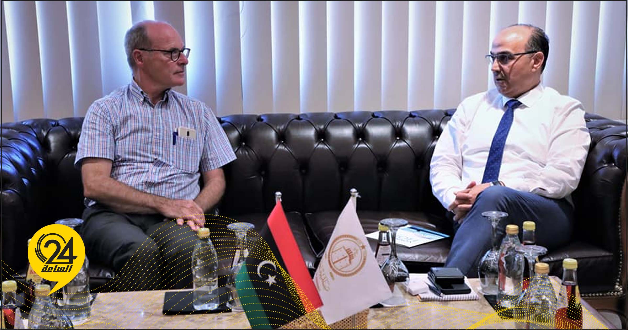 رئيس بلدية بنغازي يلتقي مدير معرض الكتاب العائم على السفينة لوغوس هوب