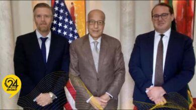 الكبير يلتقي مسؤول أمريكي لمناقشة التحديات الاقتصادية وجهود الشفافية بالمركزي