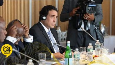 المنفي