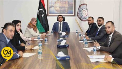 المنفي