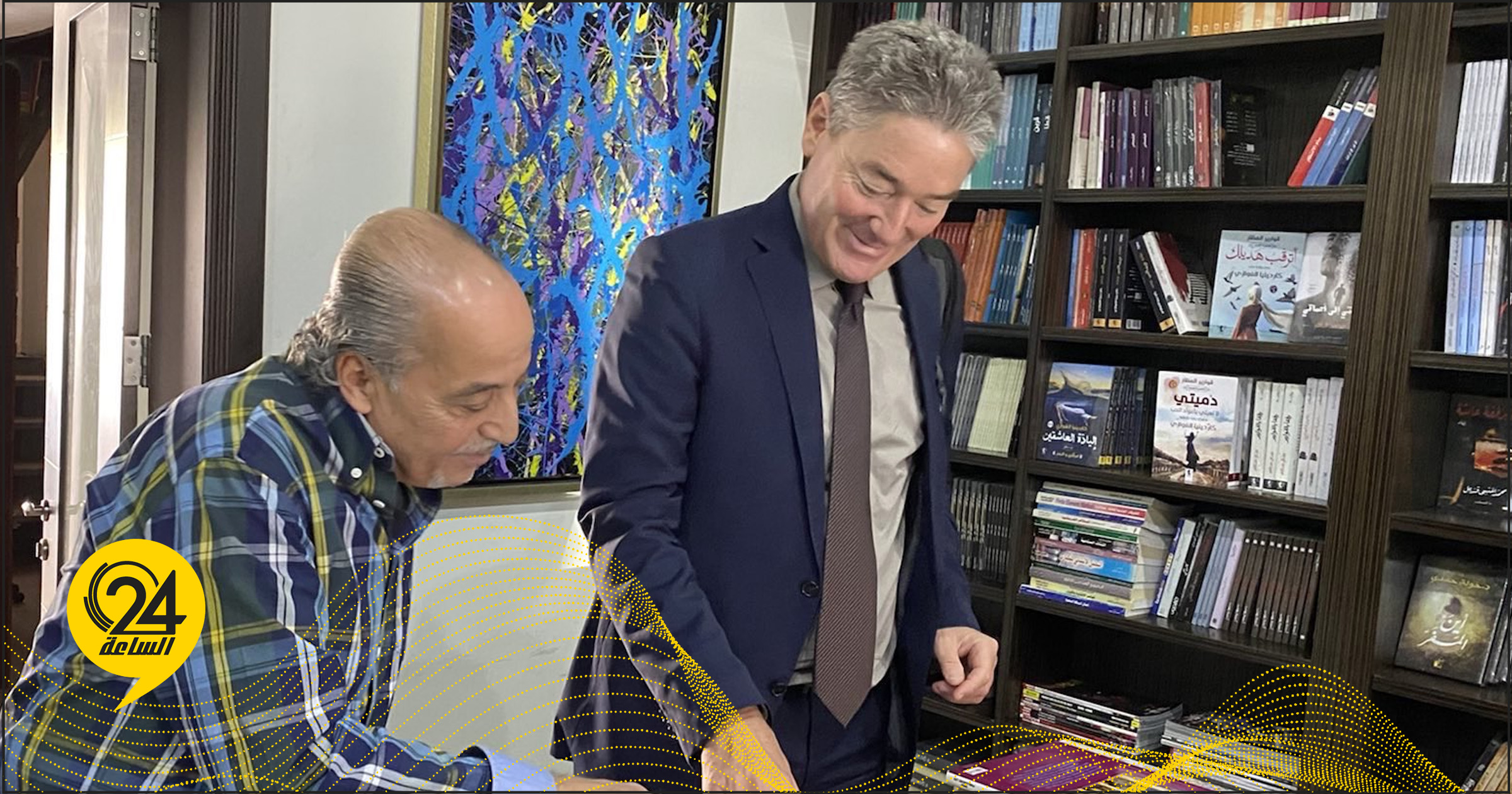 السفير الألماني: سعدت بزيارة مكتبة الفرجاني لاقتناء بعض الكتب عن ليبيا