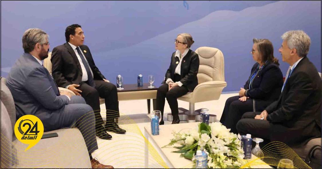 المنفي