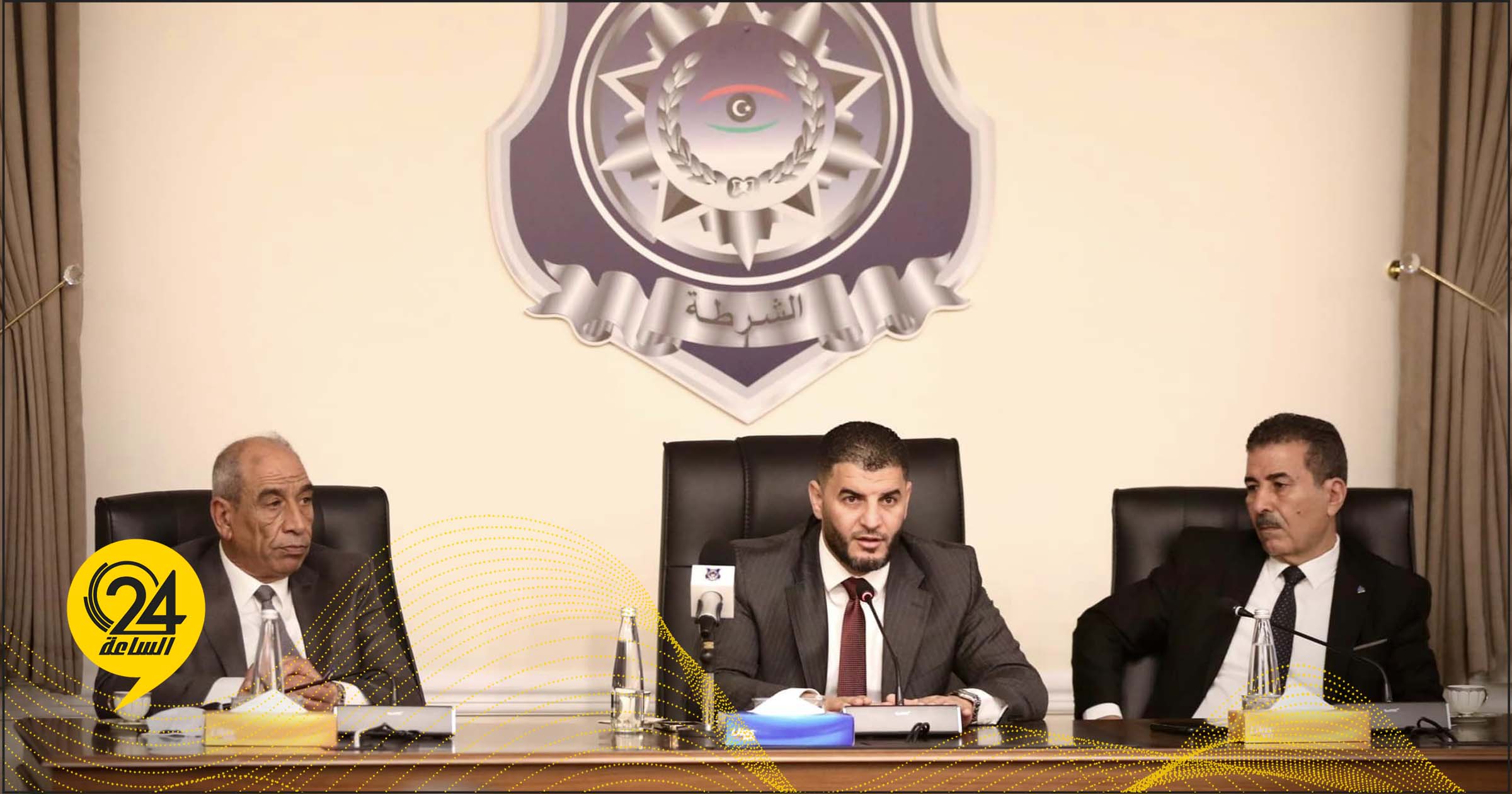 الطرابلسي يجتمع برؤساء المصالح ومدراء الإدارات لبحث عدد من القضايا الأمنية
