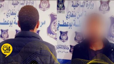 ضبط «قاصر» طعن أخيه بأداة حادة وطرد أهله من المنزل
