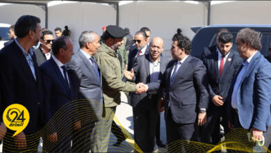 المنفي