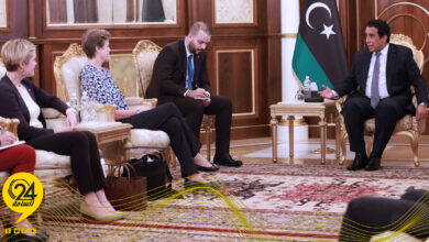 المنفي
