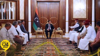 المنفي يجتمع مع أعيان وشيوخ قصر الجدي
