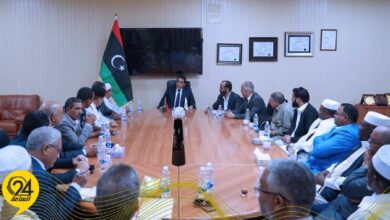 المنفي يناقش مع مسؤولي وأعيان فزان مشروعات التنمية في الجنوب
