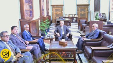 الكبير يطلع سفير فرنسا على البيان الشهري الخاص بالإيراد والإنفاق