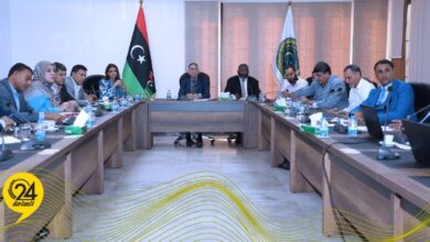 الحويج يبحث عن معالجة الأزمات الاقتصادية بالذكاء الاصطناعي