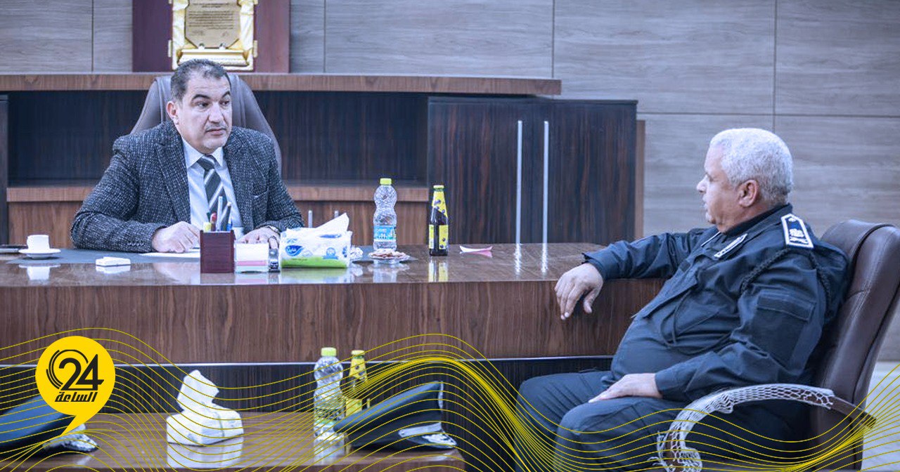 «أبوزريبة» يطلع على سير العمل بمصنع ملابس الشرطة 
