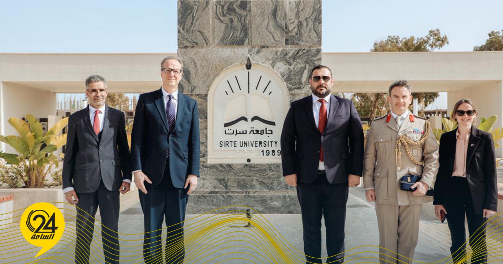 ليبيا – السفير البريطاني يبدي إعجابه بالتطور العمراني والنهضة الخدمية الشاملة بمدينة سرت