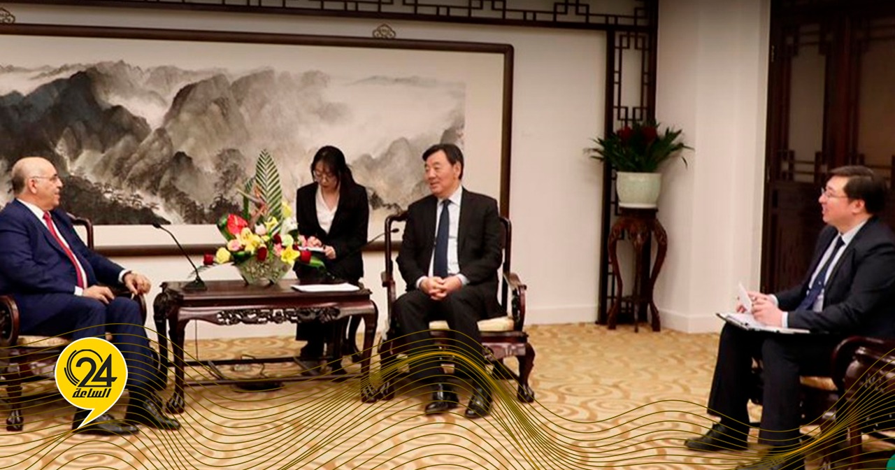 مبعوث الدبيبة يتبادل وجهات النظر بشأن القضايا الدولية في الصين