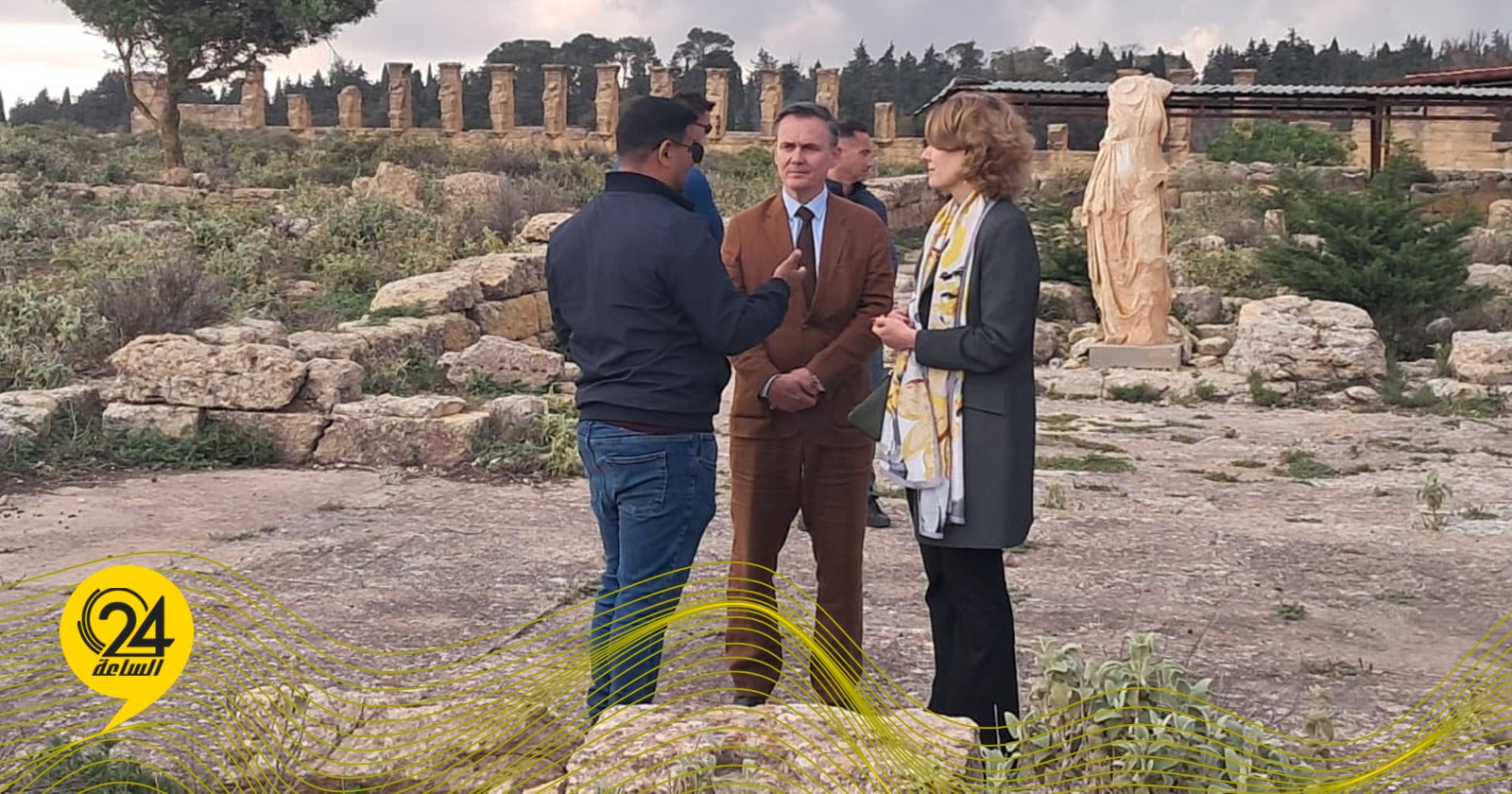 سفير فرنسا يزور موقع أبولونيا الأثري.. ويؤكد: ندعم حماية التراث الليبي